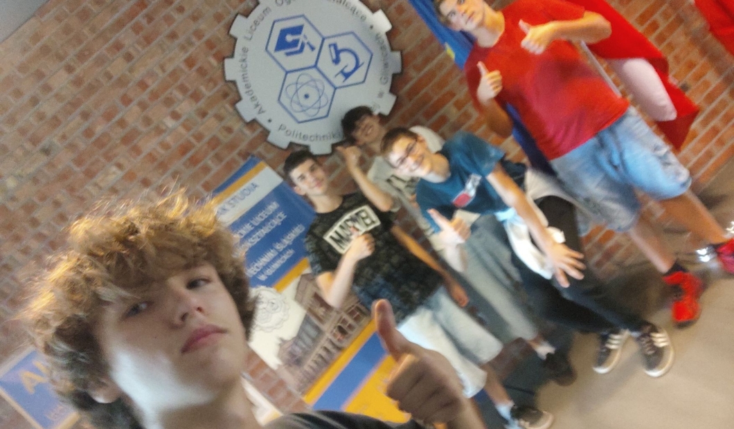 PIERWSZAKI ODKRYWAJĄ ALO